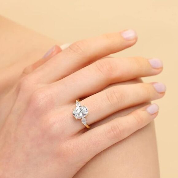 3 Stone Oval Cut Engagement Ring - Picture 1 of 5